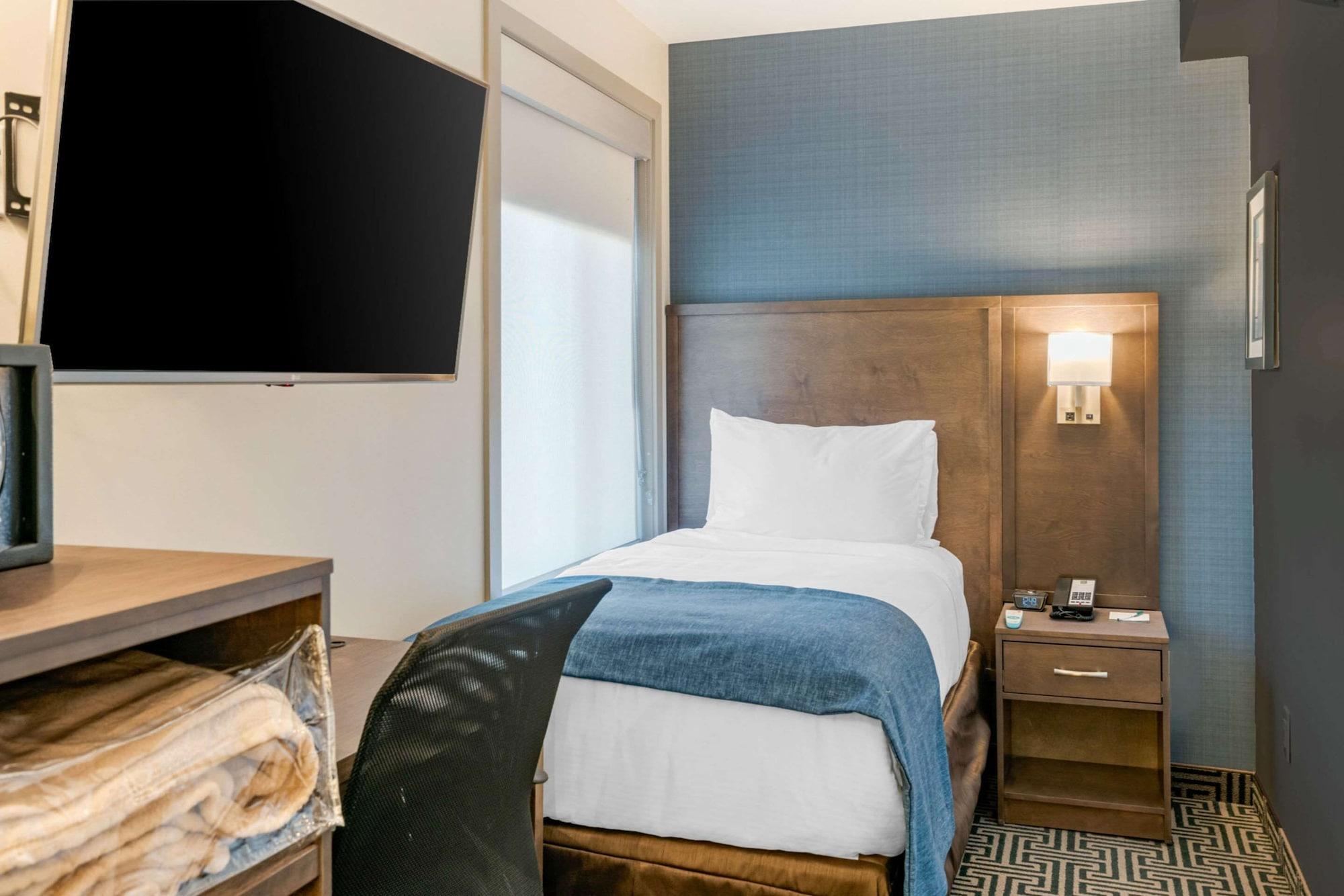 Quality Inn Centre-Ville Montreal Exterior photo