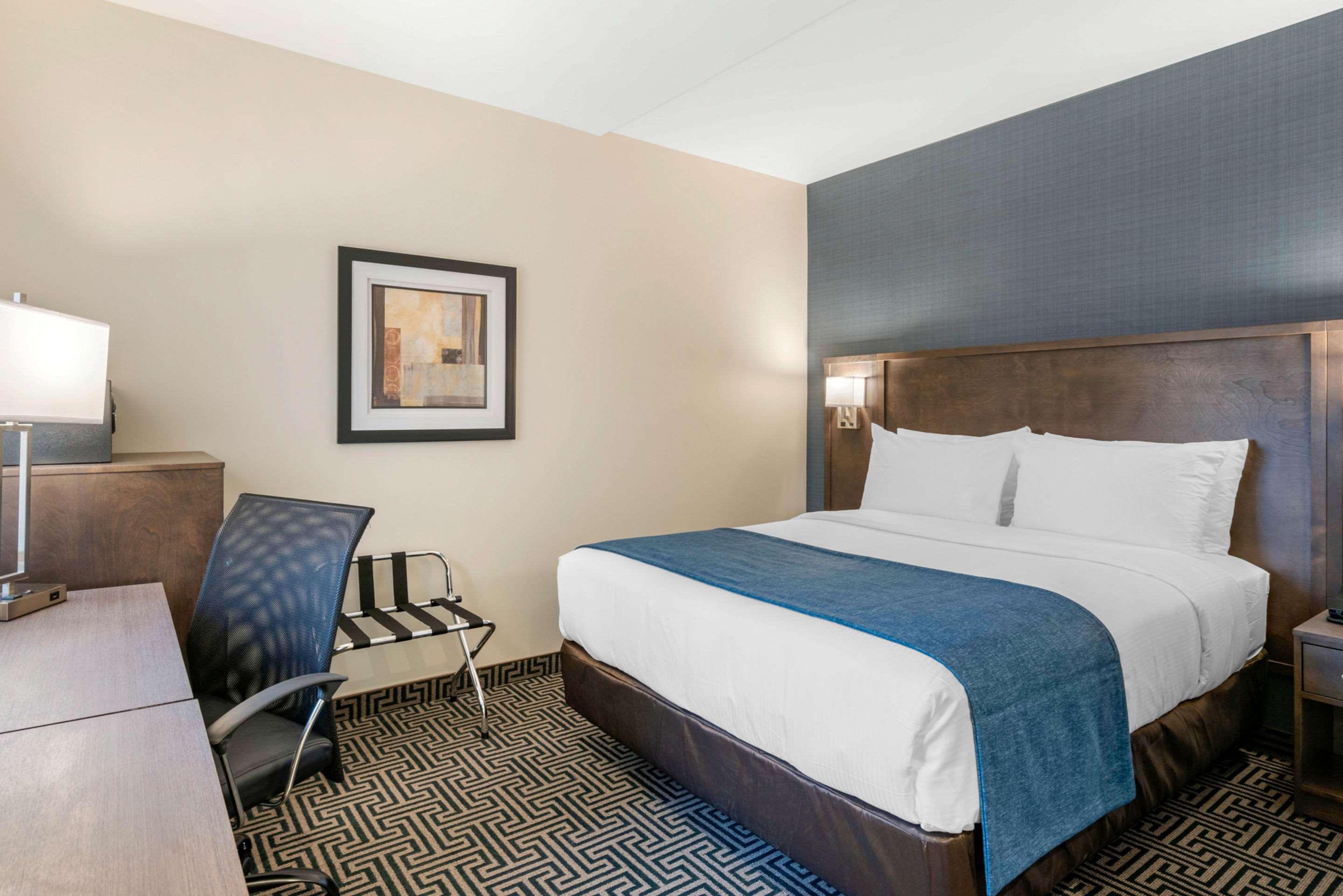 Quality Inn Centre-Ville Montreal Exterior photo