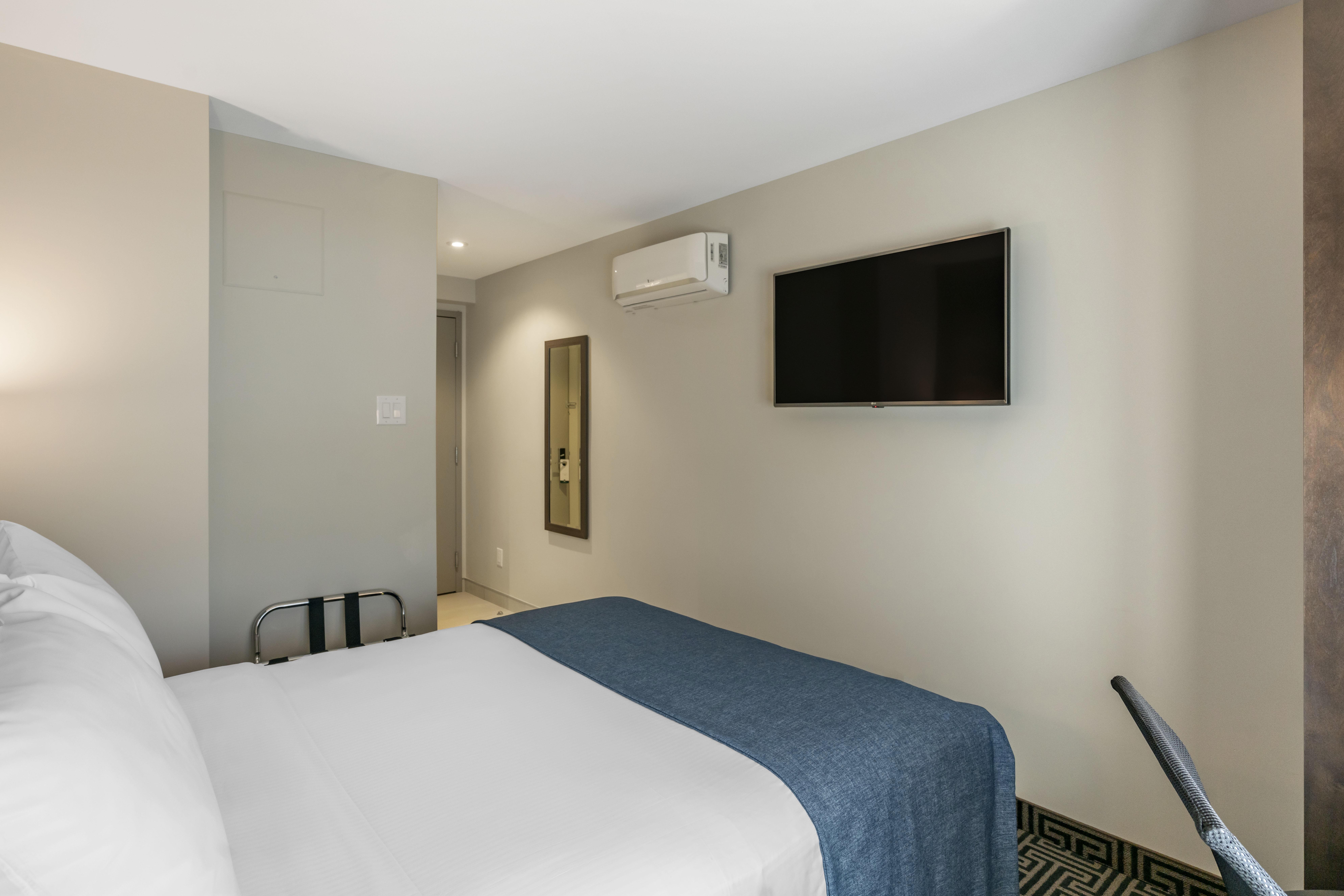 Quality Inn Centre-Ville Montreal Exterior photo