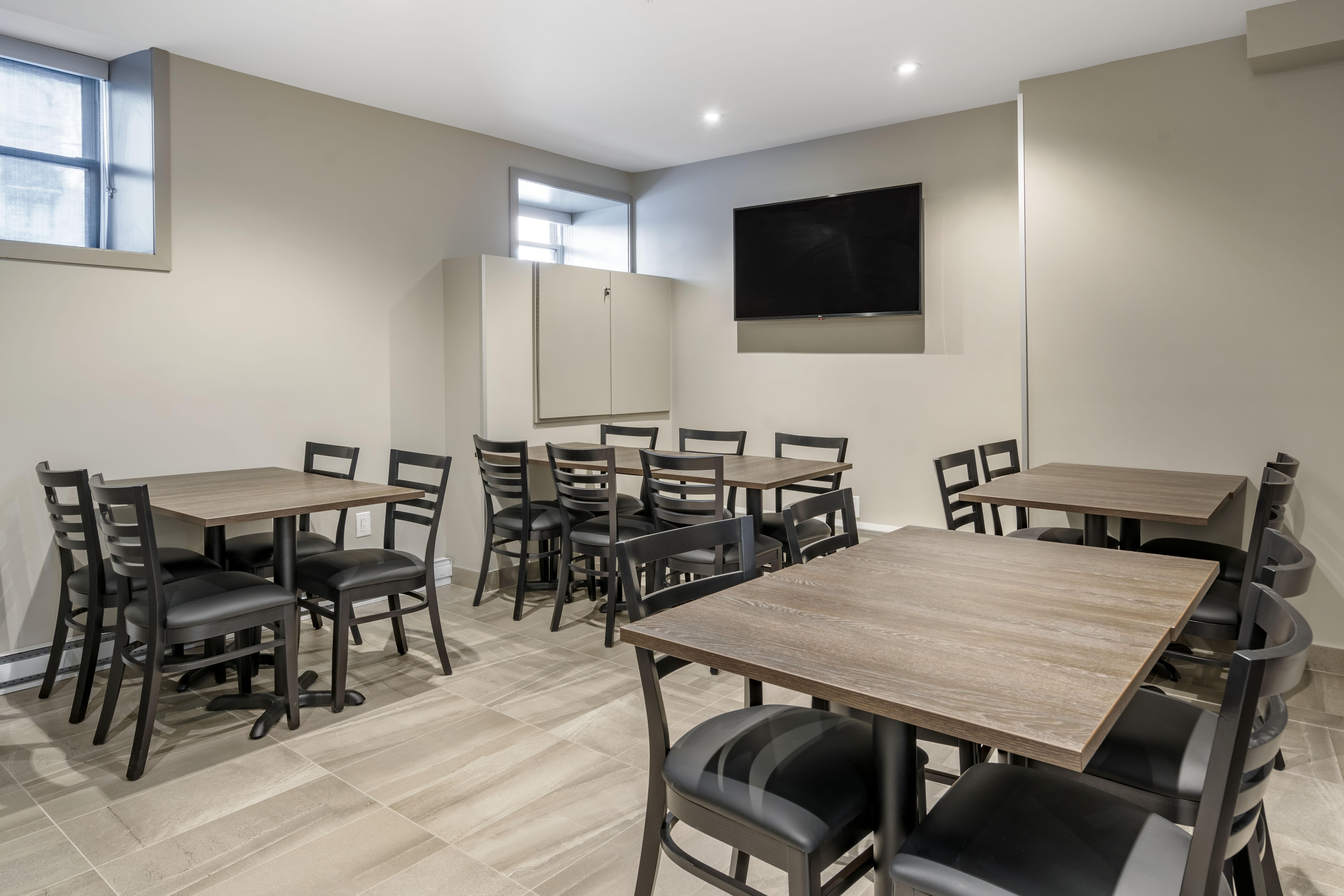 Quality Inn Centre-Ville Montreal Exterior photo